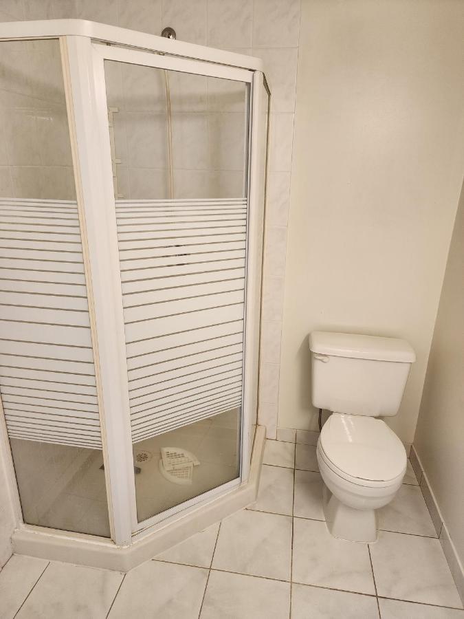 Economical Homestay バーナビー エクステリア 写真