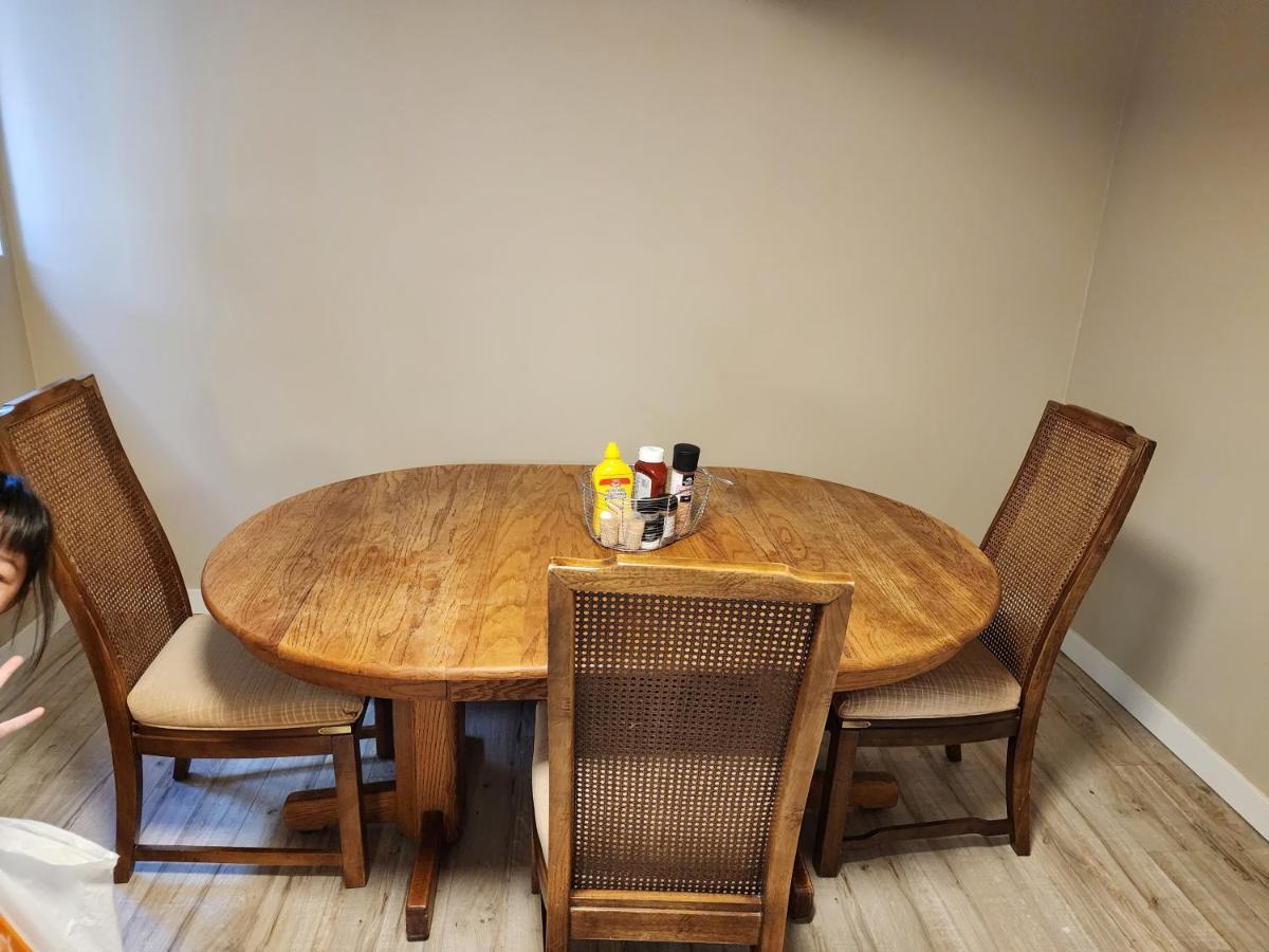 Economical Homestay バーナビー エクステリア 写真