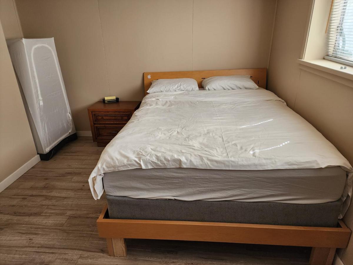 Economical Homestay バーナビー エクステリア 写真
